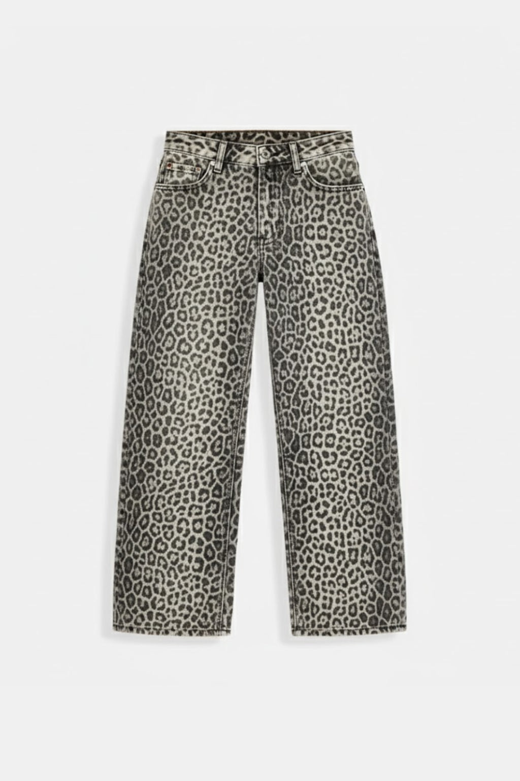 Baggy leopard
