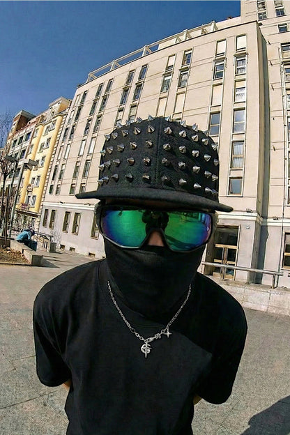 Casquette cloutée