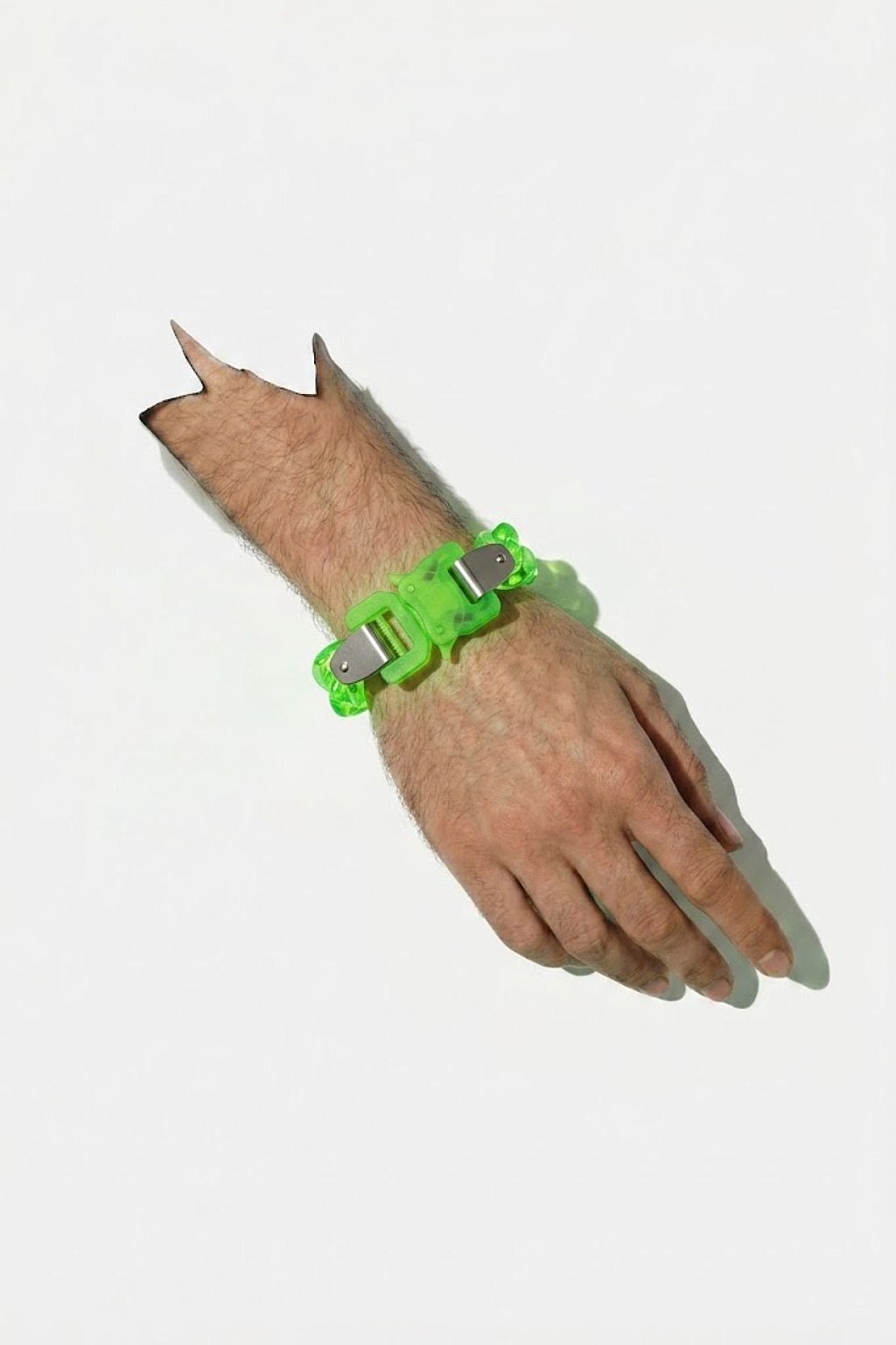 Fluorescent Cuban chain