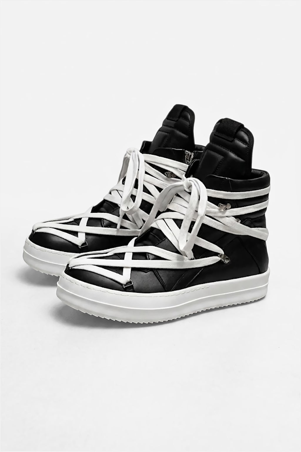 Chaussure montante gros lacet