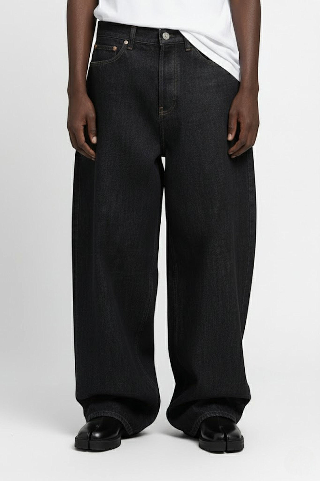 Raw baggy jeans