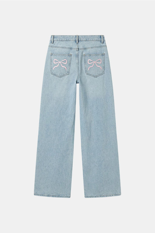 Knot jeans