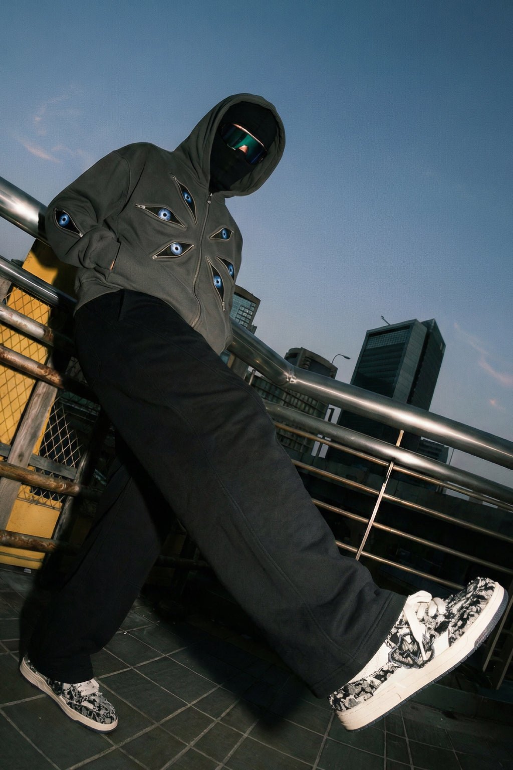 Black barrel joggers