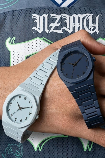 Monobloc color watch