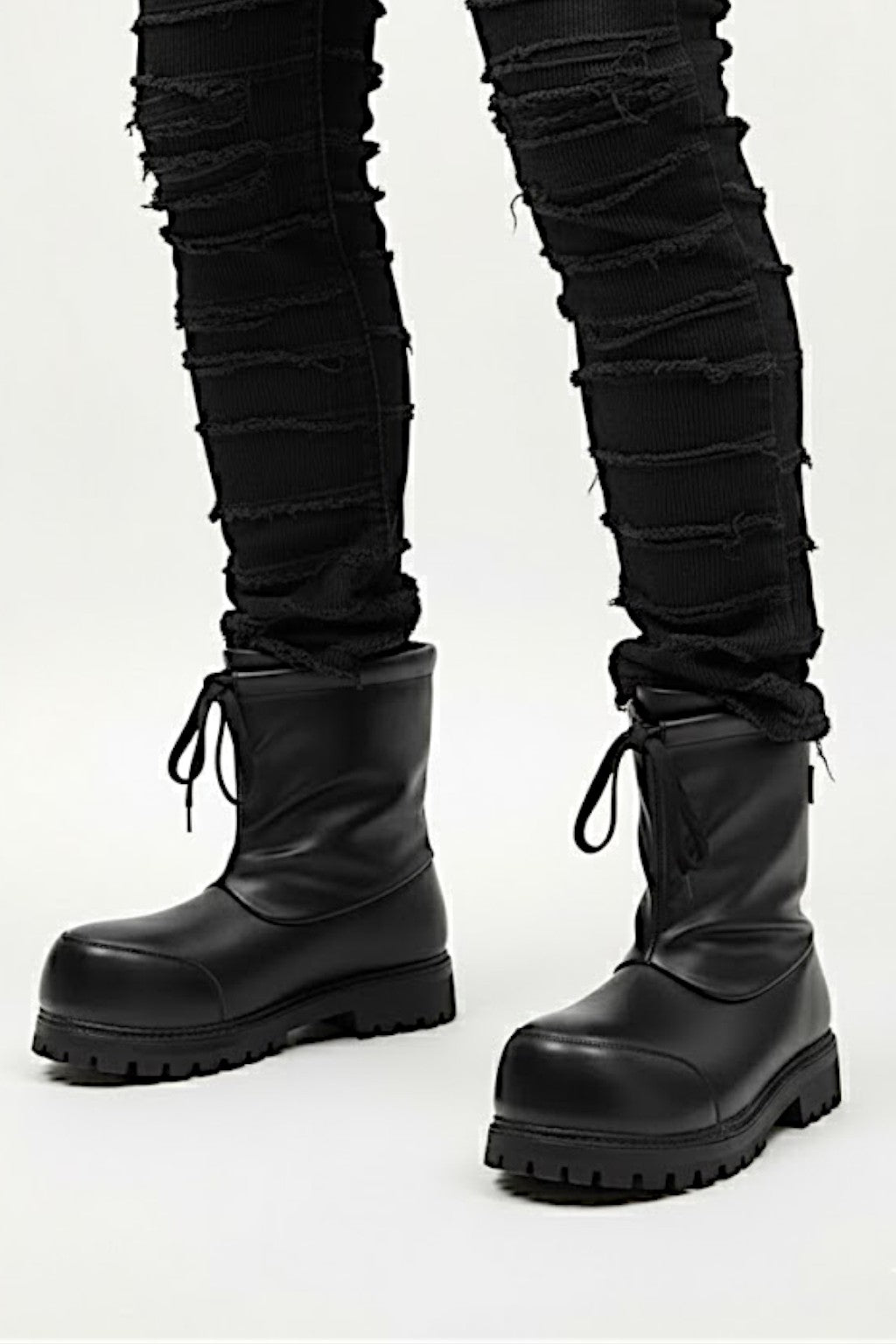 Y2K moonboots