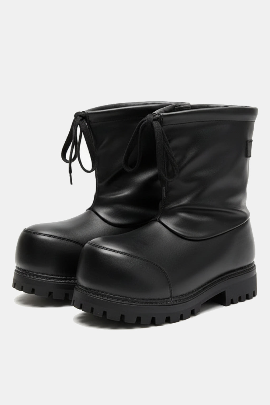 Y2K moonboots
