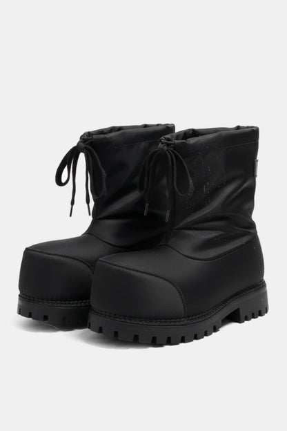 Y2K moonboots