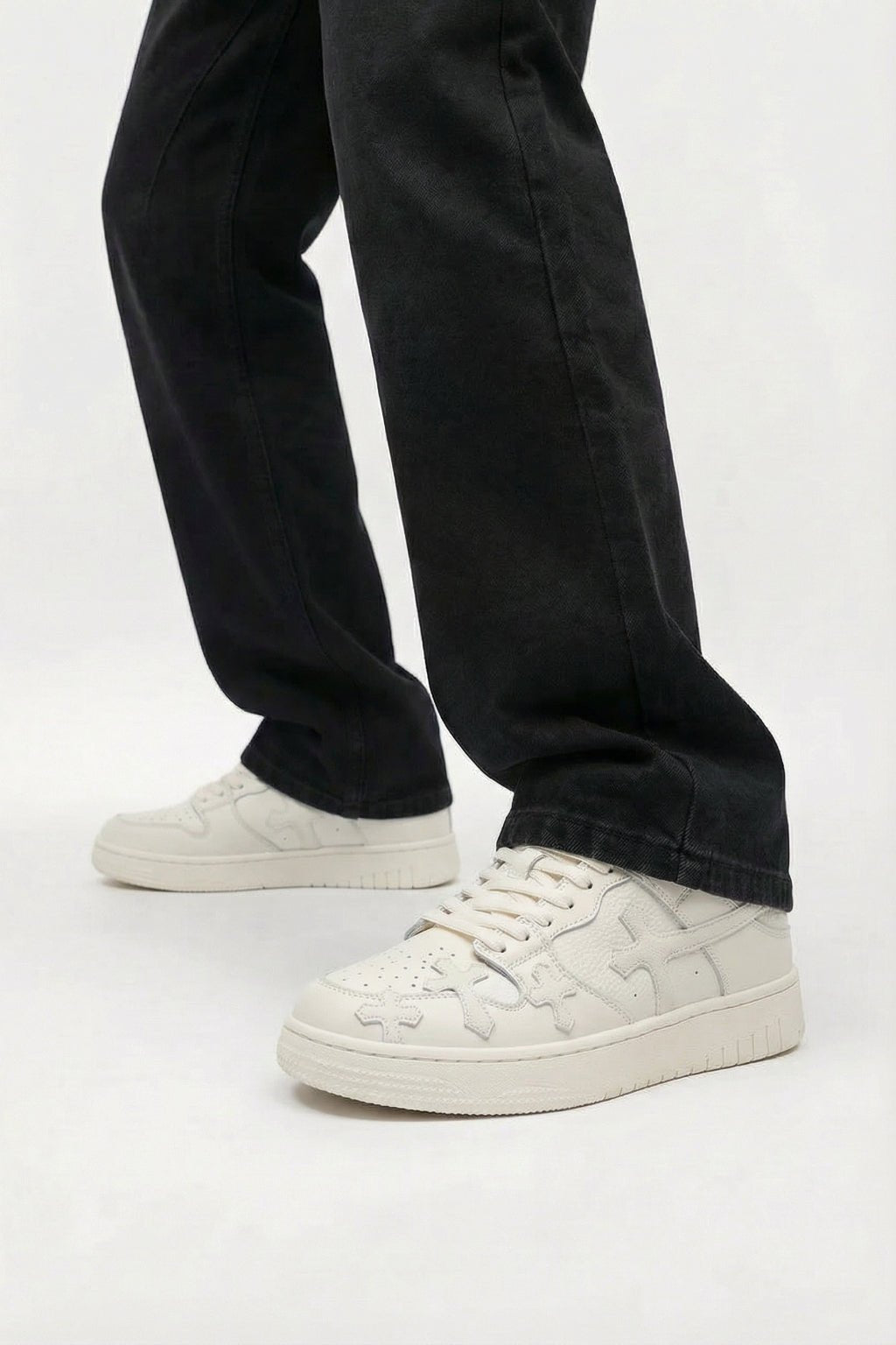 cross sneaker