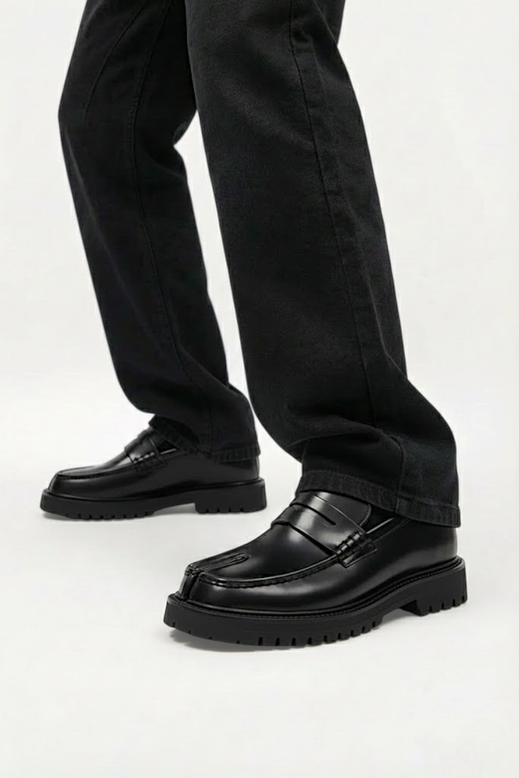 Tabi loafers